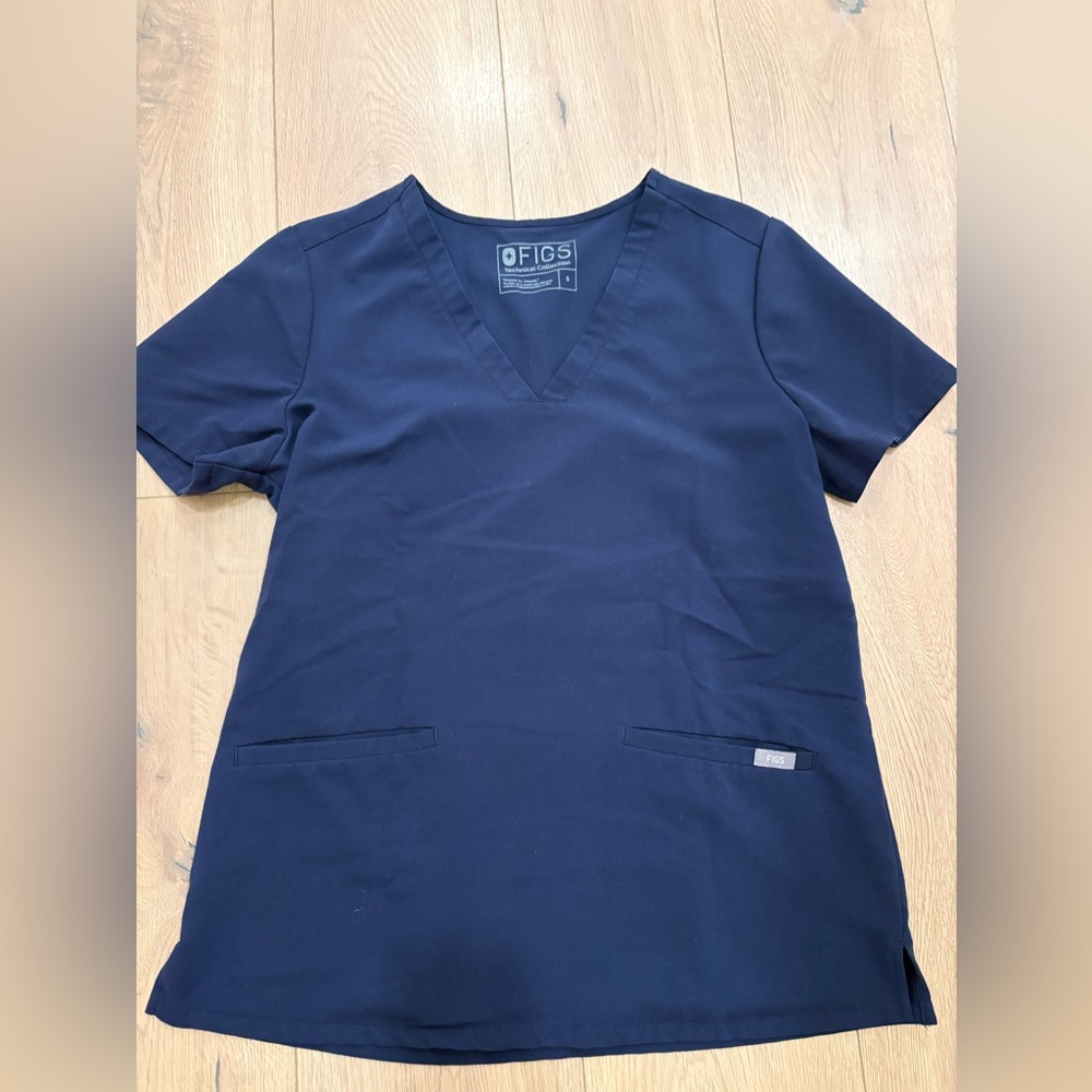 Figs 3 Pocket Casma Top Small Navy